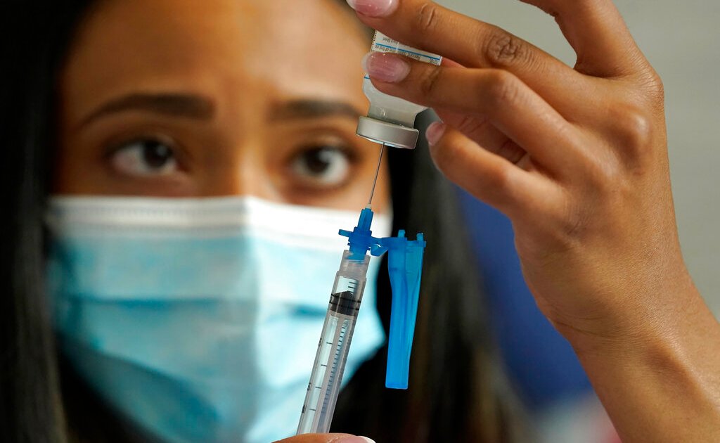 US: FDA health panel endorses booster jab for J&J’s COVID vaccine | Coronavirus pandemic News
