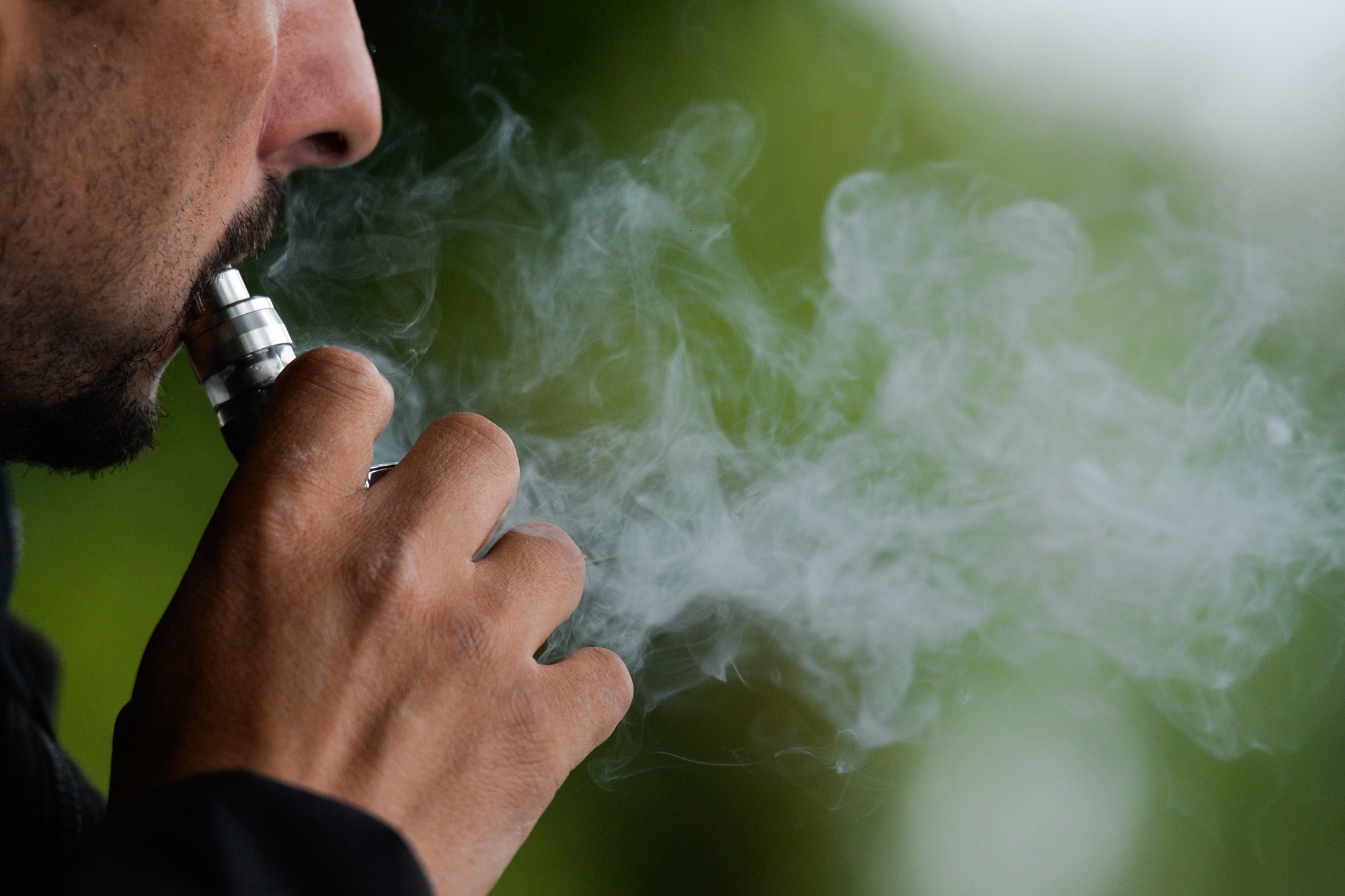Electronic Nicotine Delivery System May Reduce Toxicant Exposure, Cigarette Consumption
