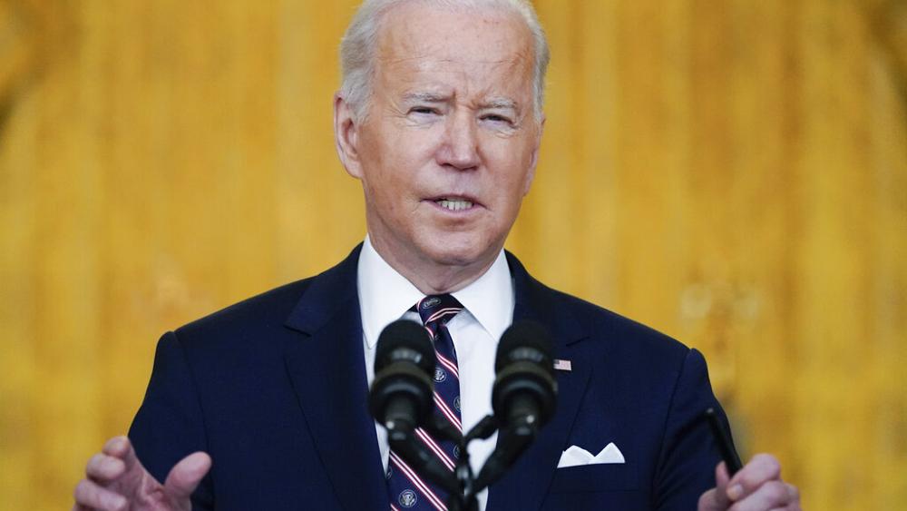 Biden announces sanctions on Russian oligarchs and banks