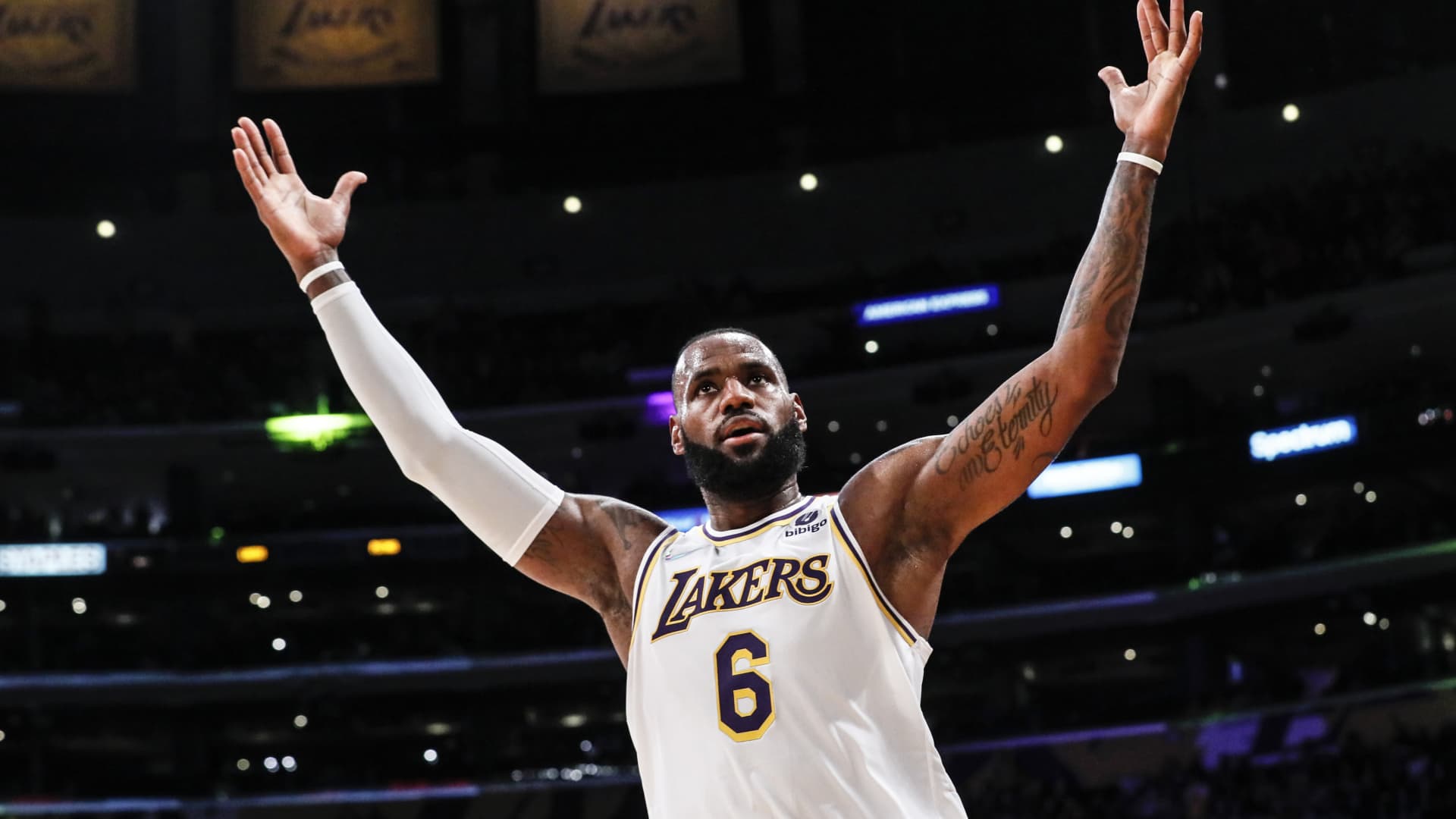 LeBron James becomes first active NBA player billionaire—the money lesson he learned as a kid