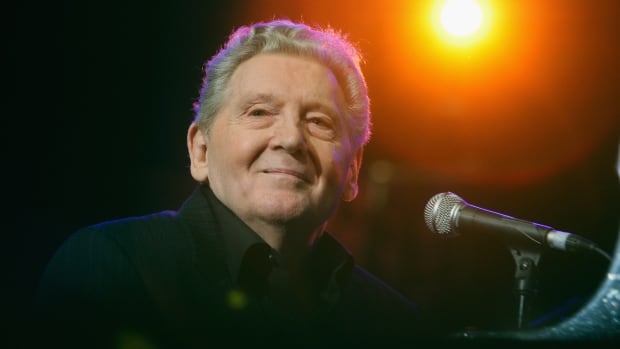 Jerry Lee Lewis, flamboyant and controversial rock and roll pioneer, dead at 87