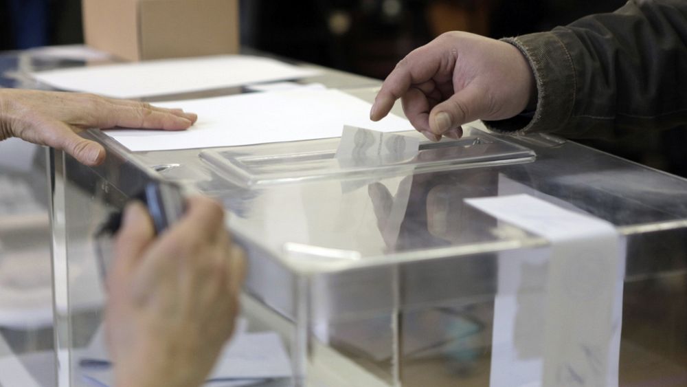 Narrow lead for reformists in Bulgaria parliament vote