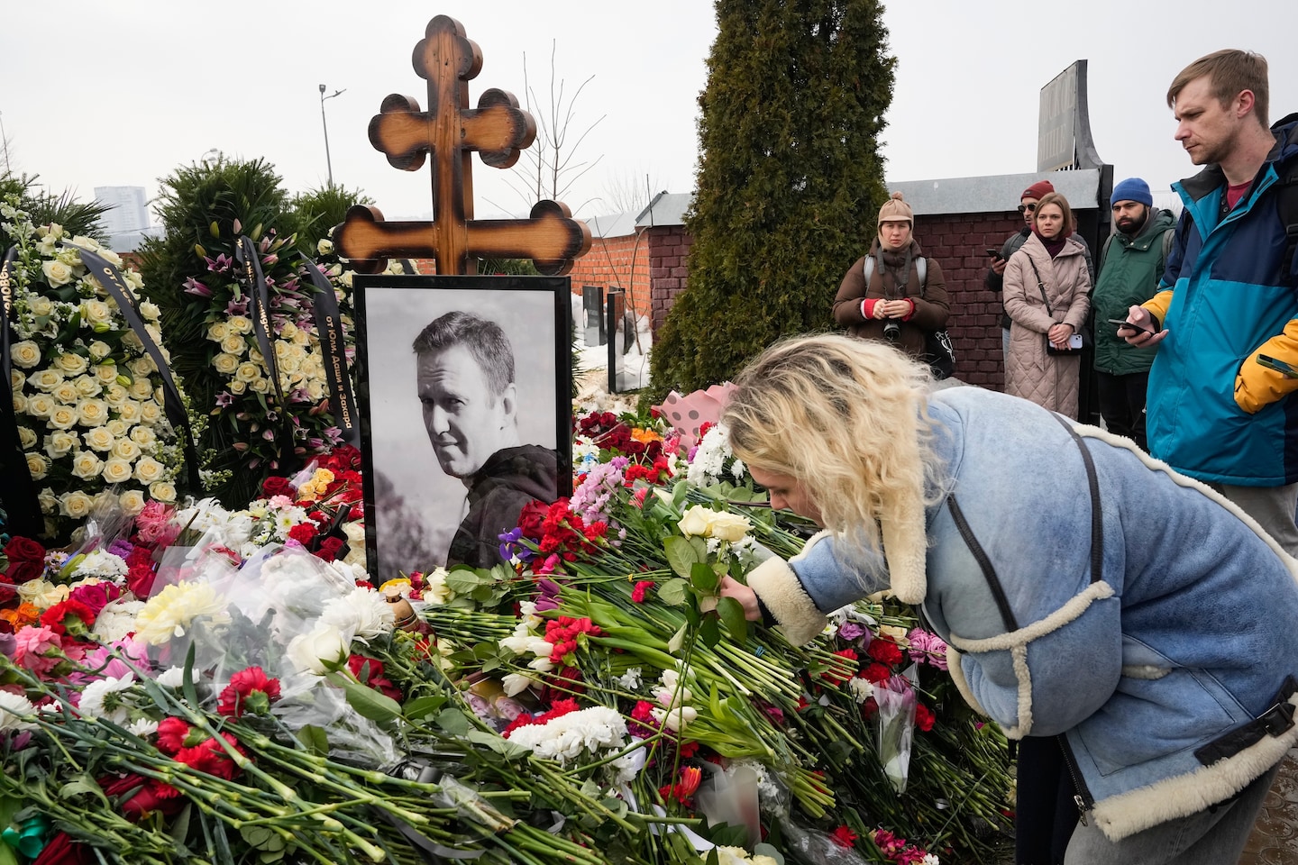 Alexei Navalny’s Russian mourners also grieve for a democratic future
